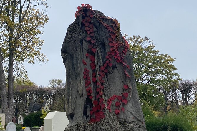 Père Lachaise's Cemetery Celebrities and Ghosts Mystery Tour - The Walking Route You’ll Follow Through Famous Tombs