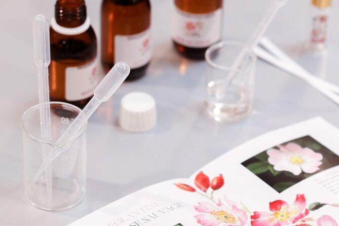 Perfume Making Class and Guided Visit of Fragonard Perfume Museum - Musee du Parfum Fragonard: learning the flower story by smell