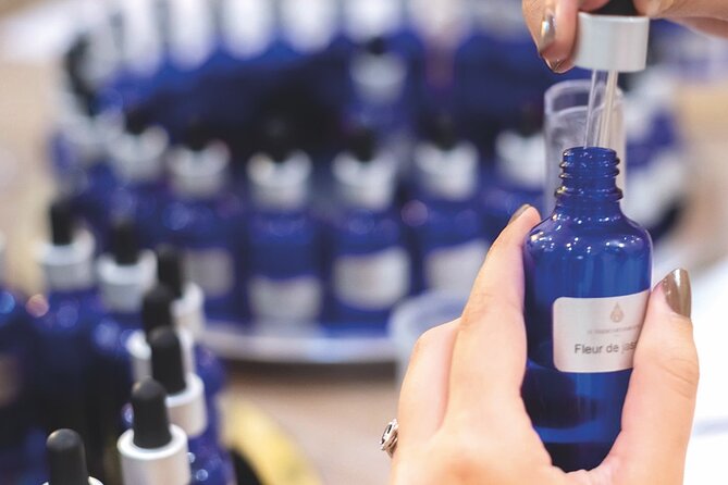 Perfumed Discovery Workshop 50mL in Paris - A Small-Group Scent Lab on Rue des Écouffes