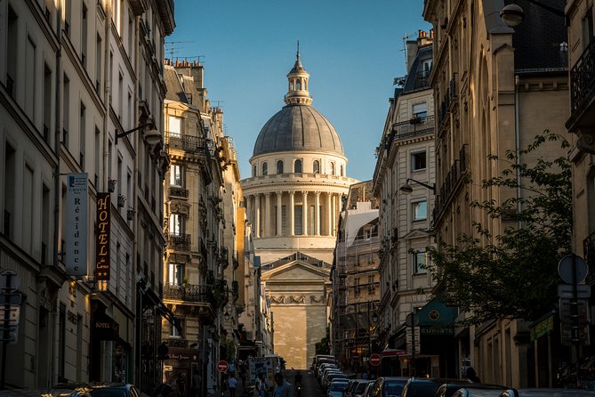 Photography workshop in Paris - Bastille: Courtyards, Trades, and a Different Paris Perspective