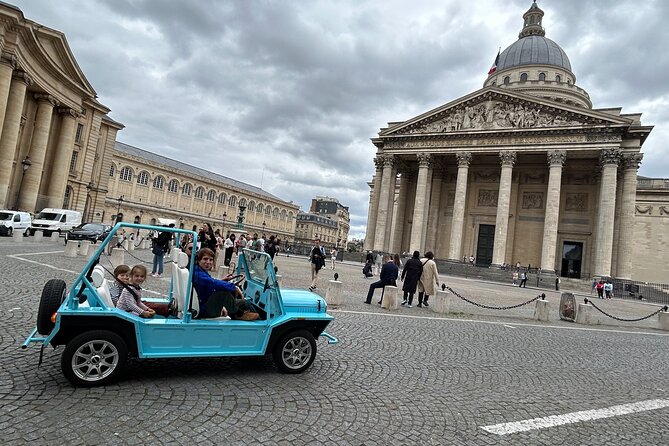 Private 1 - hour Tour: Eiffel Tower,Champs-Elysées Arc DE Triomphe - Starting at 159 Bd Saint-Germain: the Tour’s Easy Launch Point
