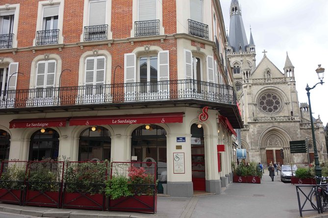 Private 10-hour round transfer to Champagne Epernay from Paris. Best offer! - The Mercedes driver setup: calm, flexible timing