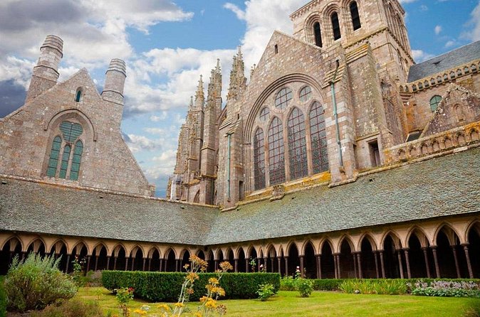Private 12-hour round transfer to abbey of Mont Saint Michel Normandy from Paris - Price and Value for a Paris-to-Mont-Saint-Michel Private Day