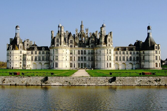 Private 3 Loire Castles Live Guided with Wine tasting from Paris - Paris to Chambord: the 2.5-hour highway start that sets the day