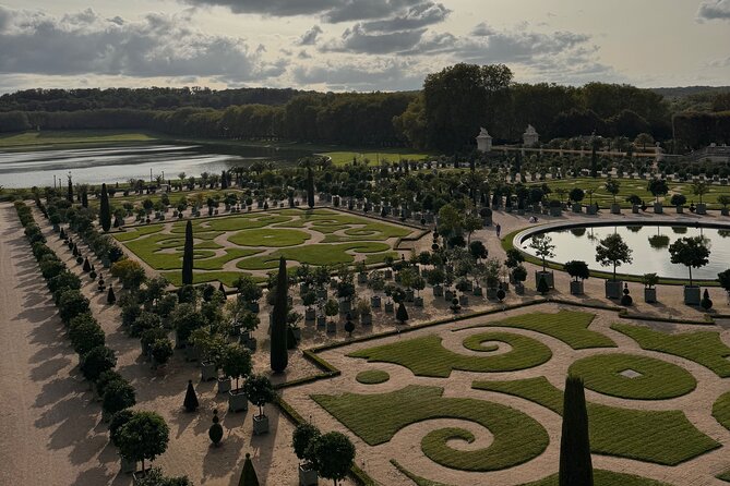 Private 5-hour tour to Palace of Versailles from Paris Hotel - La Galerie des Glaces: The Hall of Mirrors in Real Time