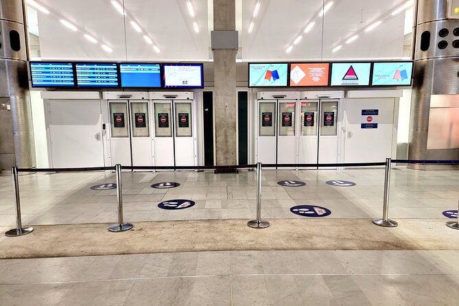 Private Airport Transfer between Paris and Parisian Airports - Flight delays and communication: where good transfers shine