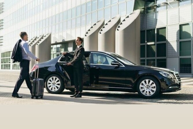 Private Airport Transfer between Paris and Parisian Airports - What’s included vs. what to bring your own