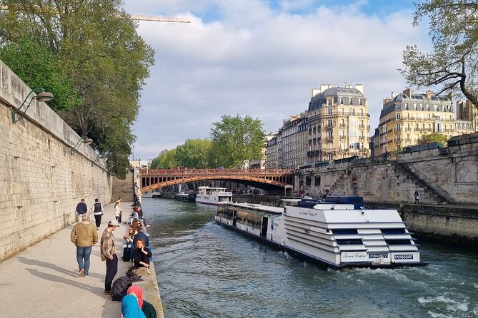 Private and authentic tour of the Latin Quarter (Paris) - Arènes de Lutece: Ancient Stone, Plus a Place to Sit