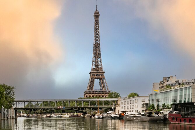 Private Boat Trip in Paris - The 90-Minute Route: From Eiffel Tower Views to Pont des Arts