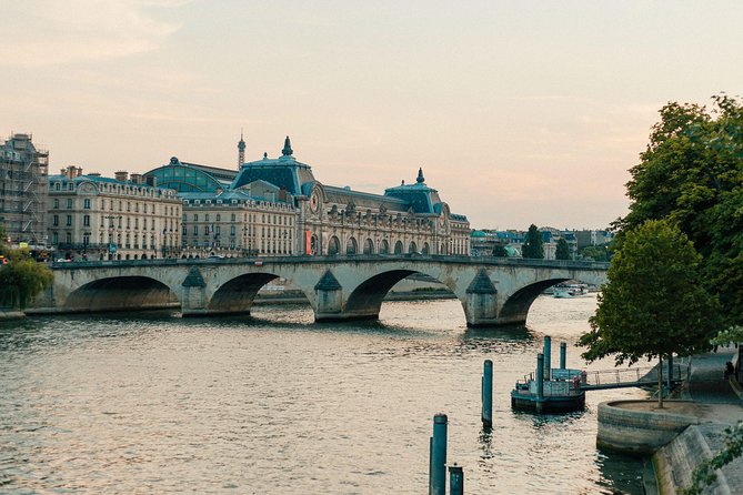 Private City Kickstart Tour: Paris - Ending at Place du Carrousel: The Look Toward Eiffel and Arc