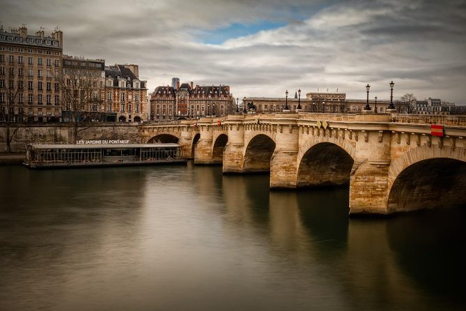 Private City Tour of Paris & River Cruise with Hotel Pick-Up - The guide difference: when the commentary is strong, the whole day feels better