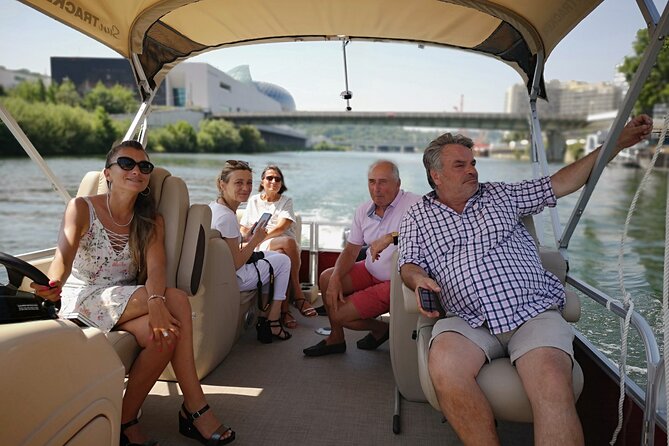 Private cruise with Paris water way - Île Saint-Louis: the quieter island with royal-name legends