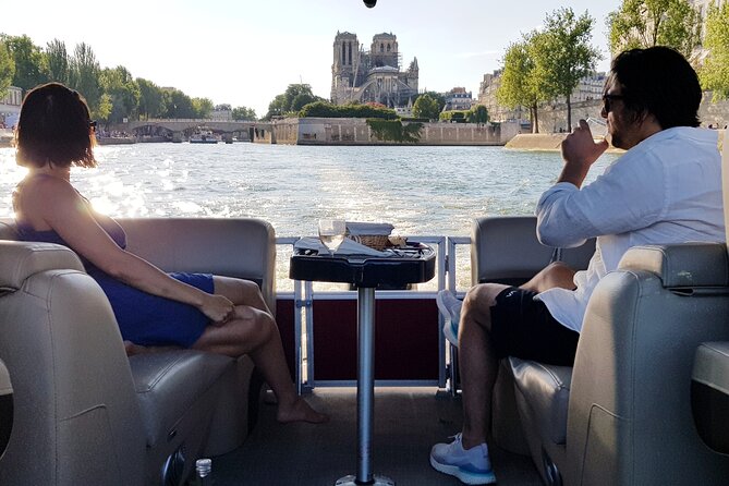 Private cruise with Paris water way - Meeting at 14 Quai François Mitterrand and getting settled fast