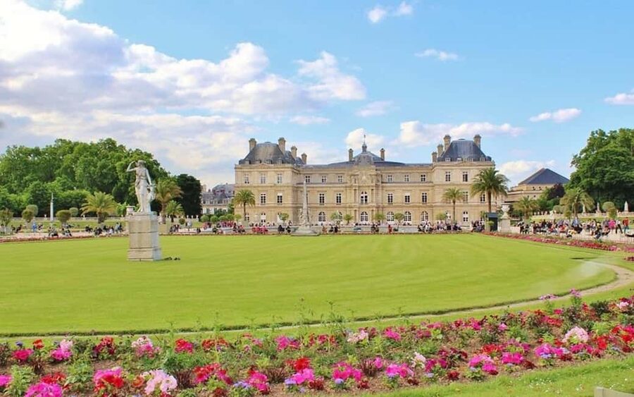 Private & Customizable Paris Tour: Eiffel, Louvre & More - A private car lets you steer Paris on your terms