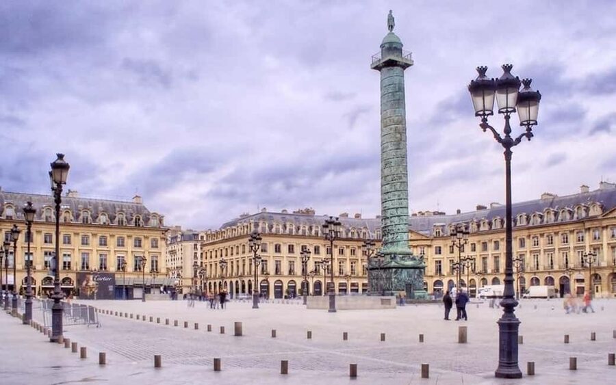 Private & Customizable Paris Tour: Eiffel, Louvre & More - Should you book this private Paris tour?