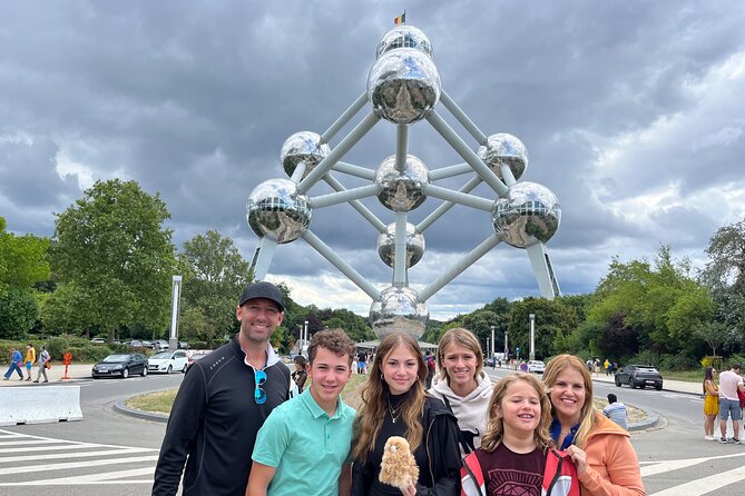 Private Day Trip Brussels from Paris with Chocolate/Beer Tasting - Royal Palace (Palais Royal) in 20 minutes: monarchy in the center of the story