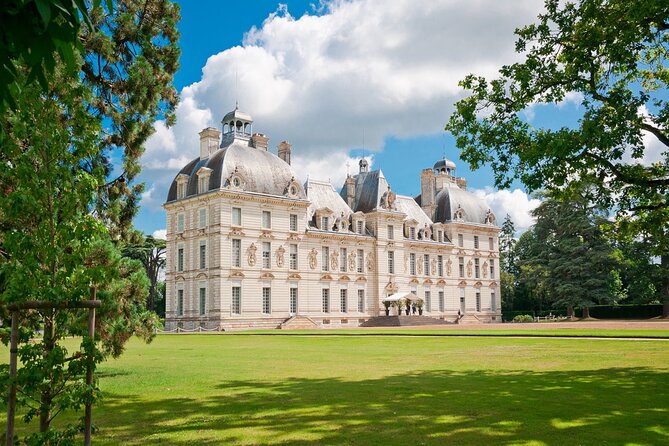 Private Day Trip to the Châteaux DE la Loire - Stop 4: Chateau de Cheverny and the family-owned feeling