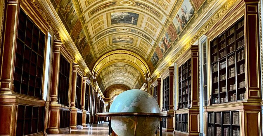 Private Fontainebleau, Versailles, Trianon from Paris - Who this private Fontainebleau and Versailles day is best for