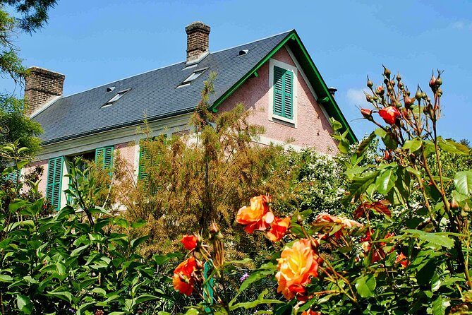 Private Giverny Monet’s House & Gardens Half-Day Tour from Paris - Giverny Village Free Time: Walking, Galleries, and a Museum Option
