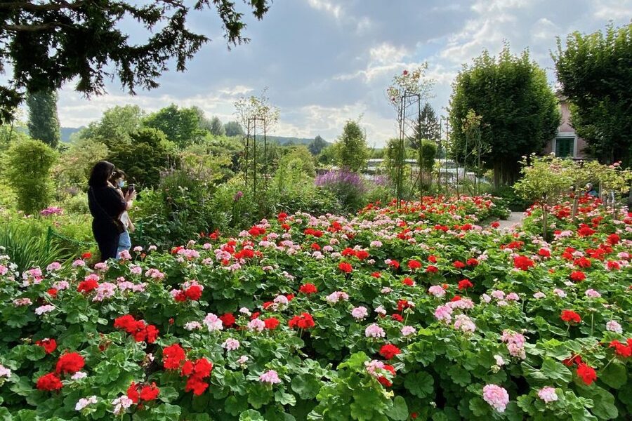 Private Giverny Monet’s House & Gardens Trip from Paris - Inside Monet’s House & Gardens: lily pond magic, without the rush