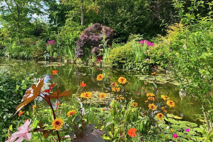 Private Giverny Monet’s House & Gardens Trip from Paris - Pickup timing and the 70 km drive that sets your mood