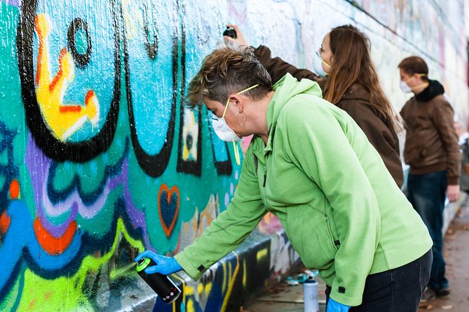 Private Graffiti Workshop - The teaching style: patient, practical coaching from named artists
