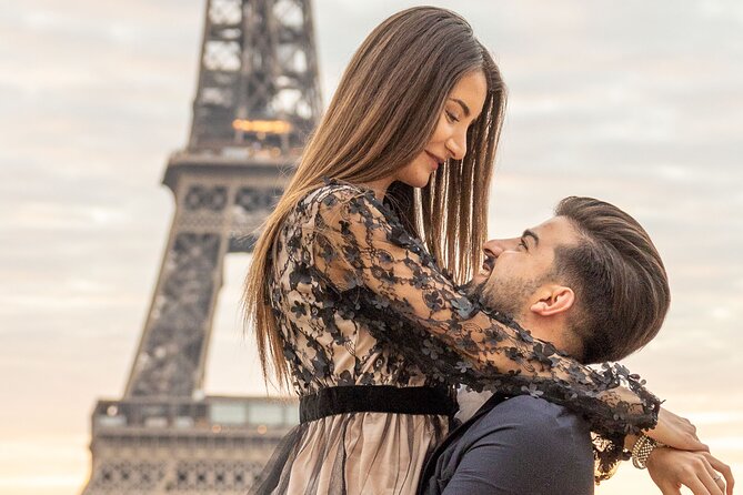 Private Guided Professional Photoshoot by the Eiffel Tower - Best timing for Eiffel Tower photos near Trocadéro