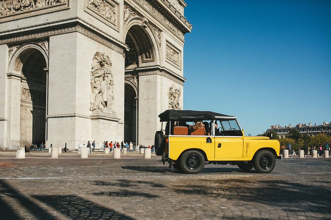 Private Guided Tour of Paris in a Vintage Land Rover - Le Mur des Je t’aime: The Wall of Love in 5 Minutes