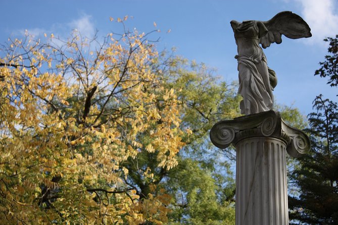 Private Guided Tour to Père Lachaise Cemetery in Paris - One-on-one factor: guide quality matters here
