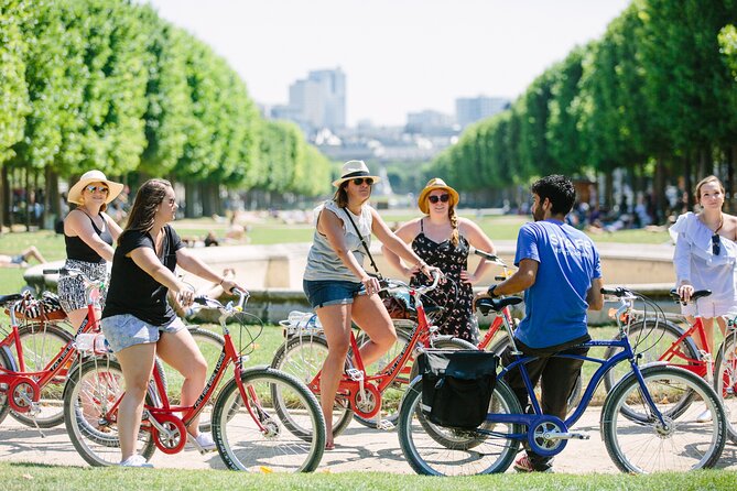 Private Highlights of Paris Bike Tour - Eiffel Tower: the quick ride-by and the end-of-tour photo moment