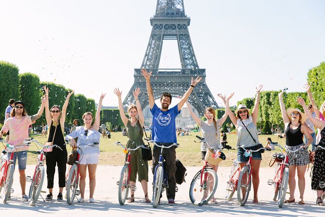 Private Highlights of Paris Bike Tour - École Militaire and Invalides: military Paris in focused chunks