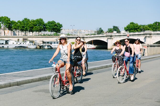 Private Highlights of Paris Bike Tour - Louvre exterior views and the Jardin des Tuileries edge