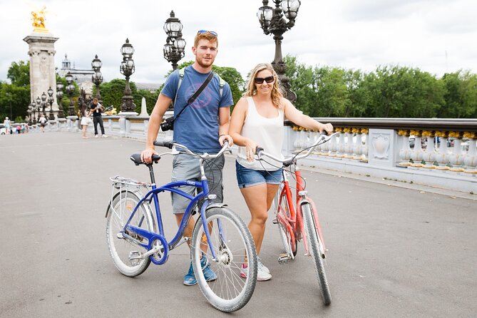 Private Highlights of Paris Bike Tour - Riding along the Seine for an hour of breathing room