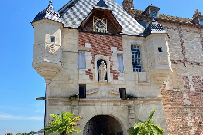 Private Mont Saint-Michel, Honfleur Trip from Paris by Mercedes - Hotel pickup and drop-off: why starting at your door is a big deal