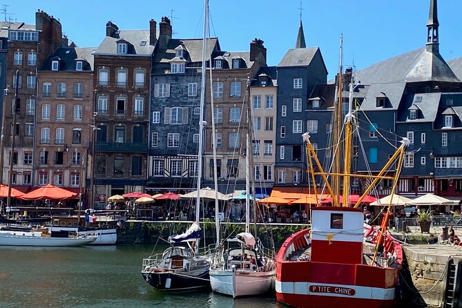 Private Mont Saint-Michel, Honfleur Trip from Paris by Mercedes - Honfleur old harbour walk: how to get the most from one hour