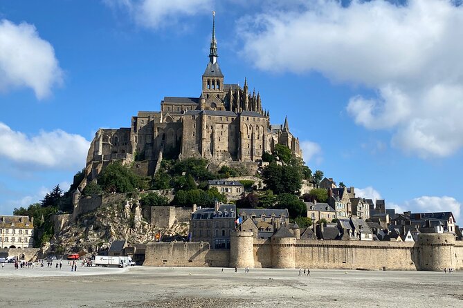Private Mont Saint-Michel, Normandy D-Day Express trip from Paris - Paris to Normandy in comfort: Mercedes E220 or minivan