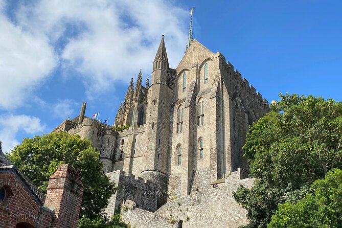 Private Mont Saint-Michel, Normandy D-Day Express trip from Paris - Overlord Museum and Omaha Beach Signal Monument: the human scale