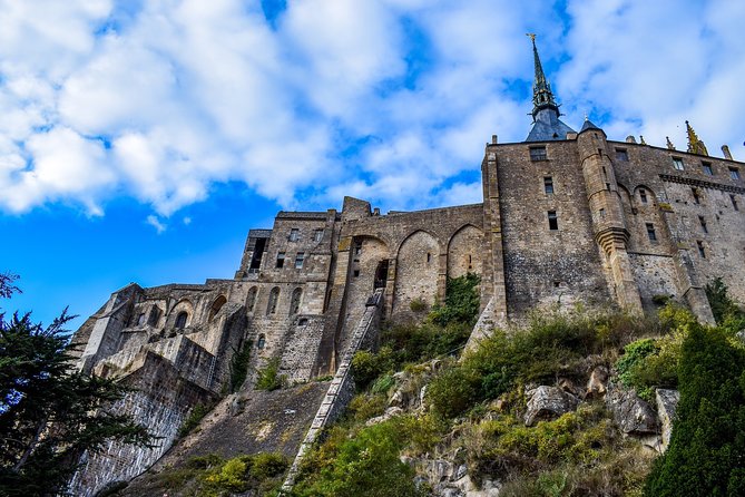 Private Mont Saint-Michel Trip by Mercedes from Paris with Lunch - Free time in the village: how to use your time well