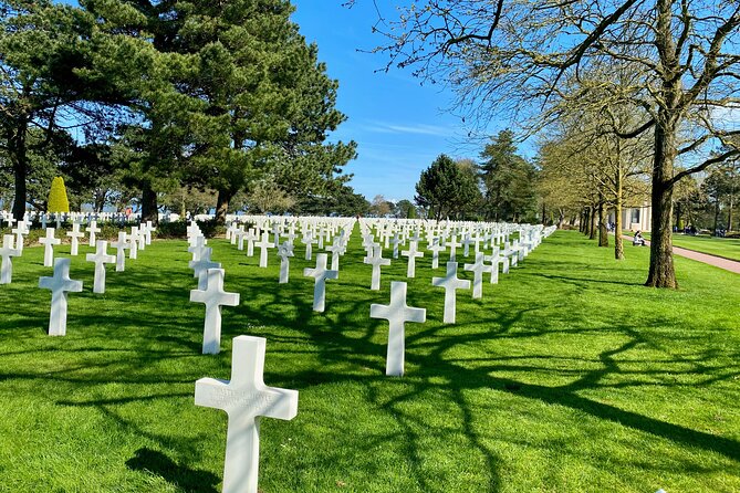 Private Normandy D-Day Omaha Beach Top 6 Sights Trip from Paris - Omaha Beach: Signal Monument and the Scale of the Landings