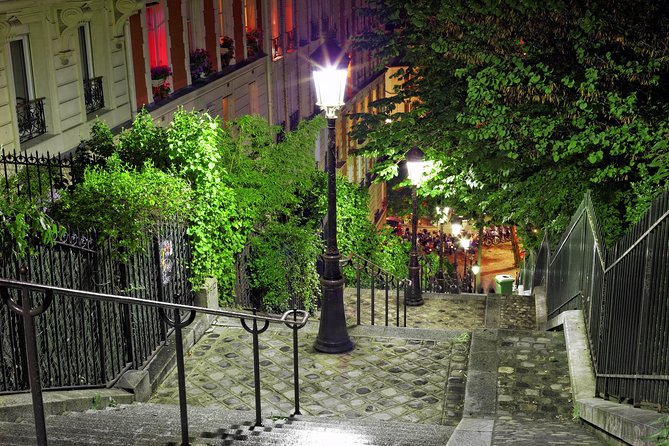 Private One Way Paris Airport (CDG-ORLY) Transfer Sedan From or To Paris - What to expect from your driver: more than just directions
