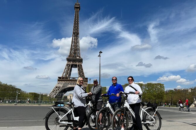 Private Paris E-bike city highlights tour - The guide quality is the difference-maker