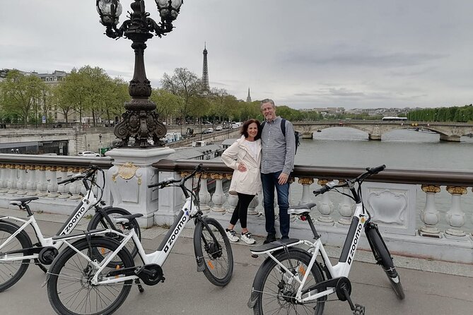 Private Paris E-bike city highlights tour - Photo stops: how to use the short time wisely