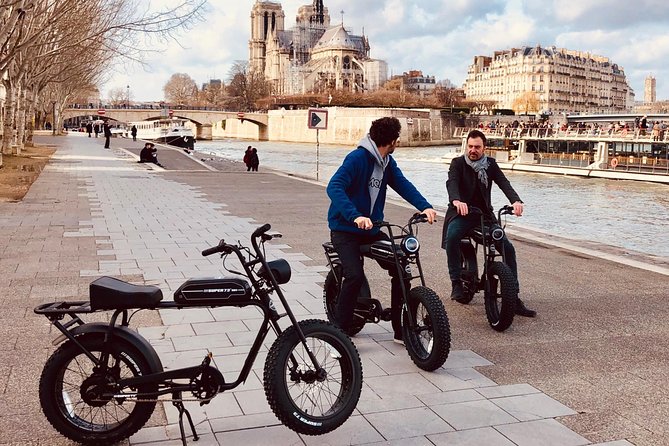 Private Paris electric bike ride with video - Notre-Dame to the Marais: the route’s opening move