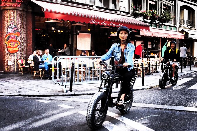 Private Paris electric bike ride with video - Place de la Concorde and the quick river return plan