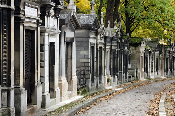 Private Père Lachaise Cemetery Walking Tour - Stop in Père Lachaise: What You’ll Actually See and Why It Feels Meaningful