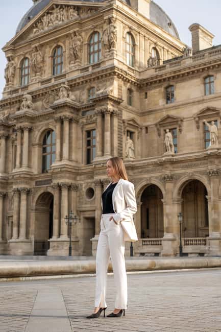 Private Photo Session - Streets of Paris - Where You Meet: Metro Saint Paul Meets Rue de Rivoli