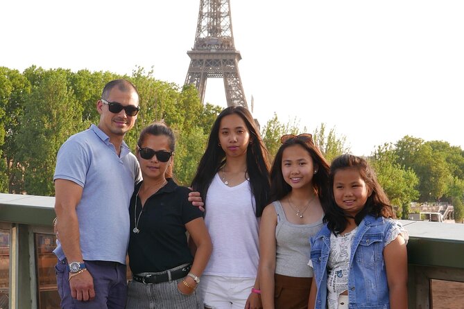 Private photo session with a professional in Paris - The 30-Minute Walk: How It Becomes Portraits, Not Just Photos