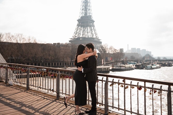 Private Photoshoot Session in Paris - Photographer in Paris - Poses, Angles, and Feeling Comfortable in Front of the Camera
