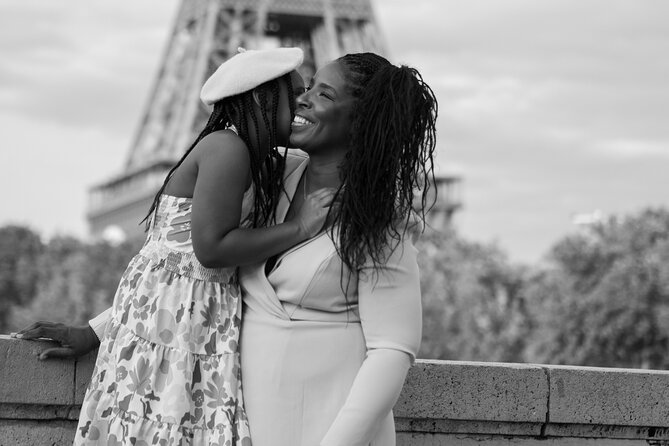Private Photoshoot with the Iconic Eiffel Tower in Paris - Trocadéro as the finale: classic perspective, real effort