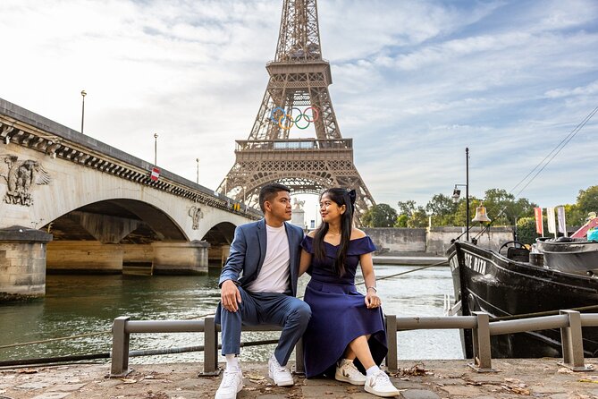 Private Professional Photoshoot in Paris - Eiffel Tower photos: classic romance with smart framing